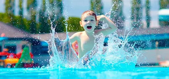 6 claves para reconocer una piscina saludable