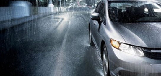 7 Tips para manejar con seguridad bajo la lluvia
