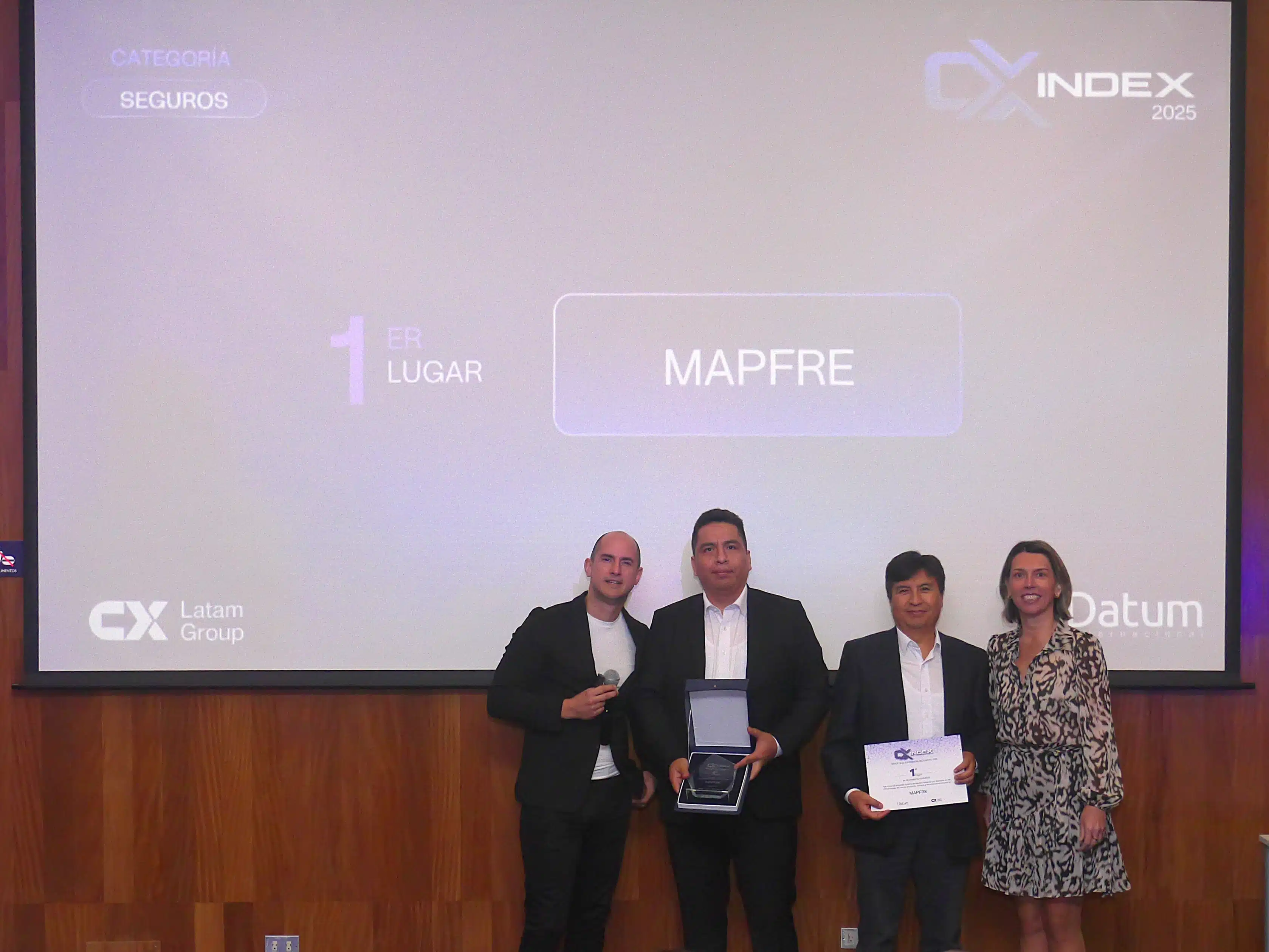 CX Index 2025 reconece a MAPFRE como la aseguradora con la mejor experiencia del cliente en Perú-min