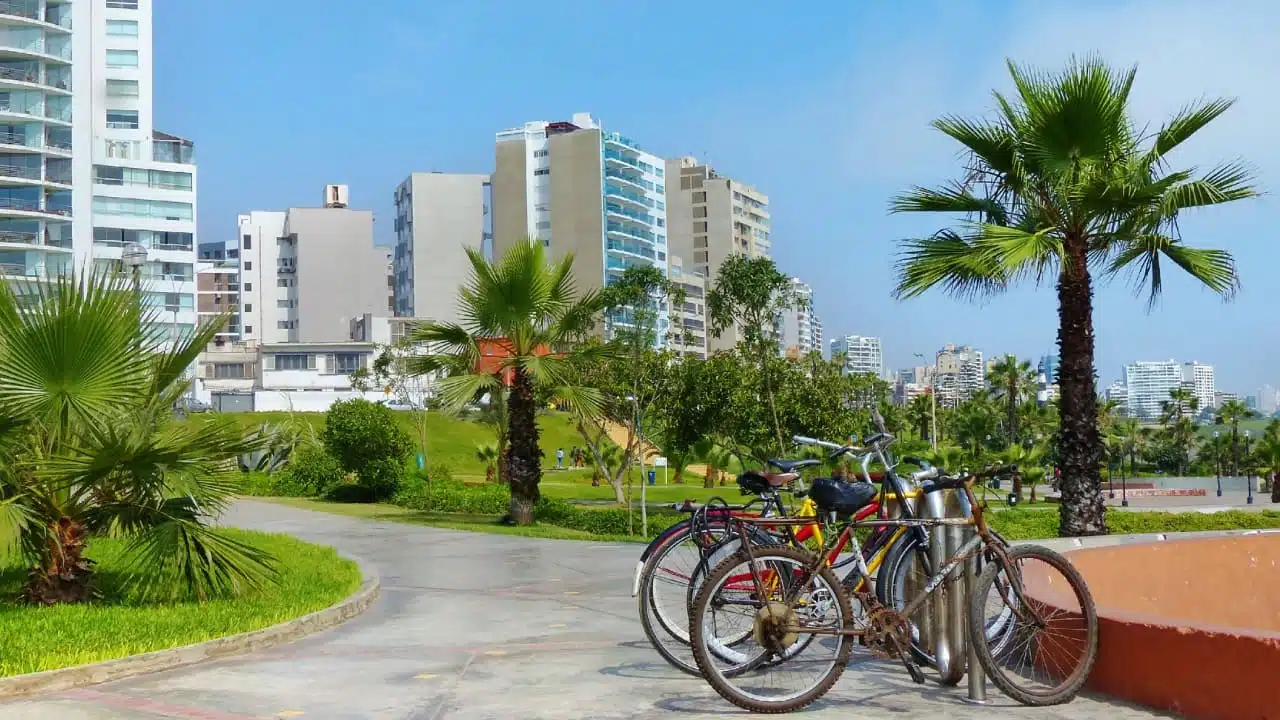 Descubre las mejores rutas para andar en bicicleta en Lima