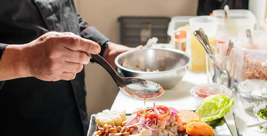 Aprende a preparar un ceviche peruano rico y saludable