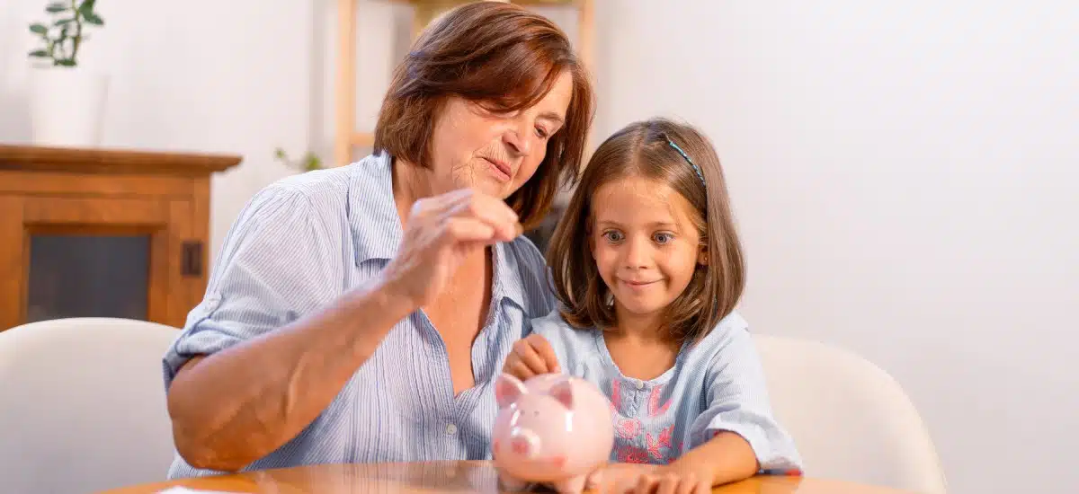 niños-concepto-dinero